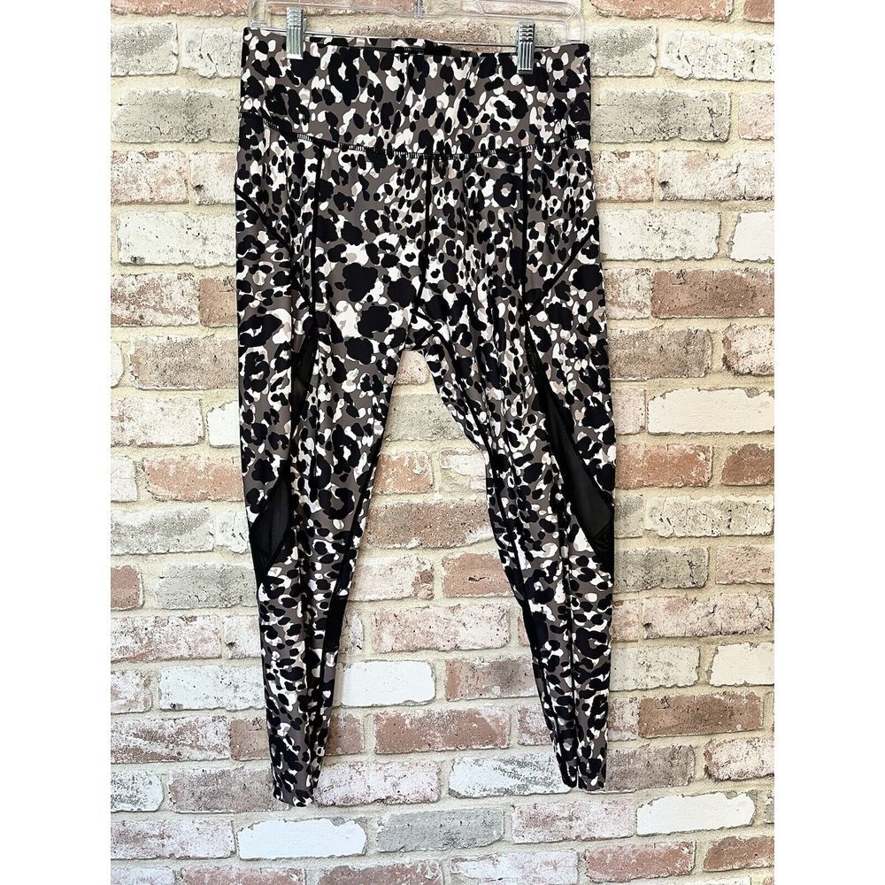 Cut The Frills Women's Size Large Animal Print Leggings
